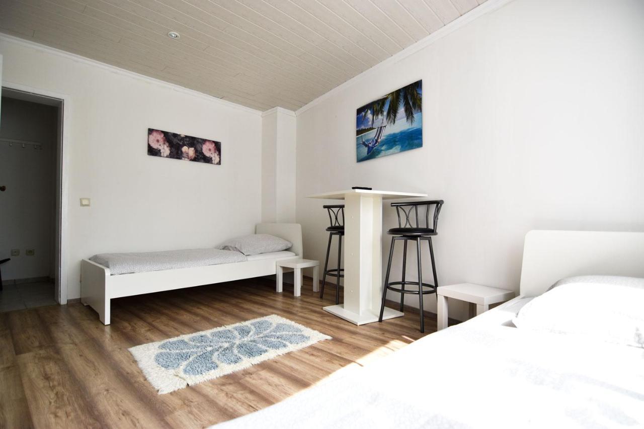 Cozy Worker Apartments Niederkassel Exterior foto